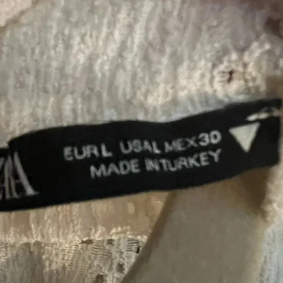 Zara Eyelet lace Ivory Long Sleeve Top Super Soft, shoulder pads Size Large - Picture 5 of 8